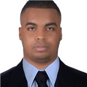 Soy licenciado en la enseñanza de inglés y francés como lengua extrajera, la cuál va dirigida a diferentes etapas de la educación, ya sea niños, adolescentes o adultos